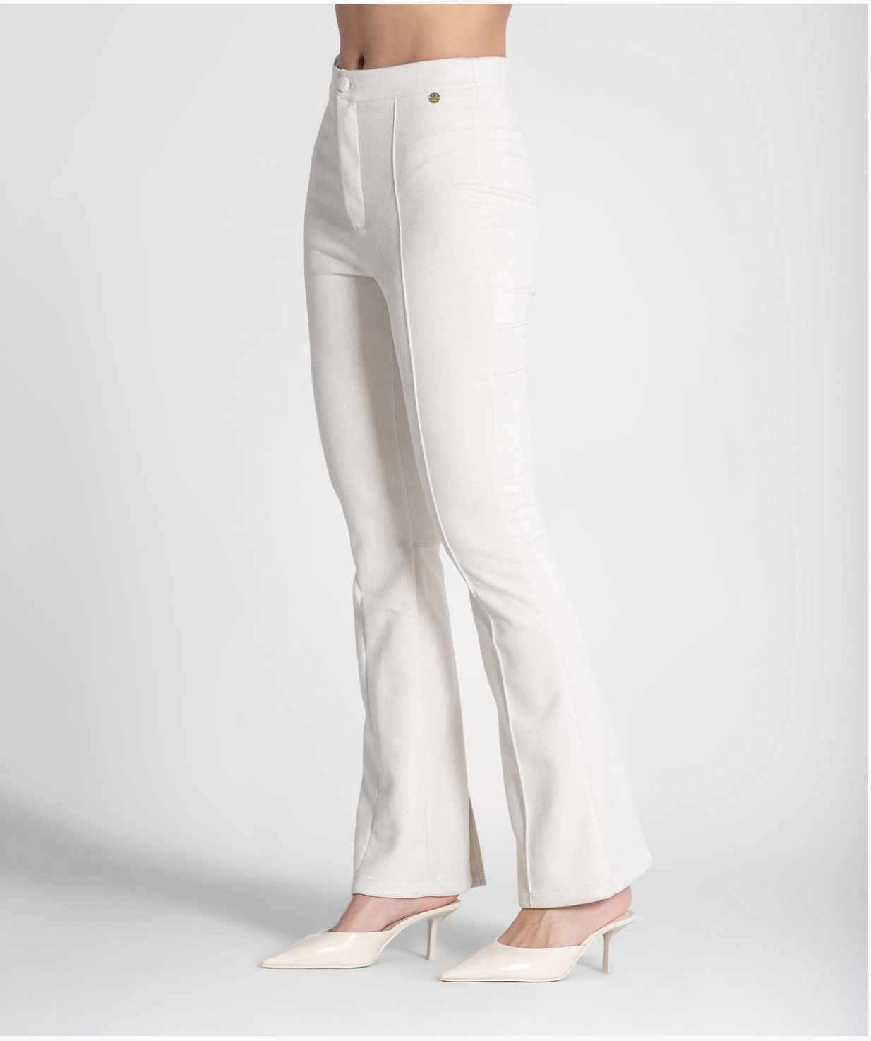 Bell-bottom pants