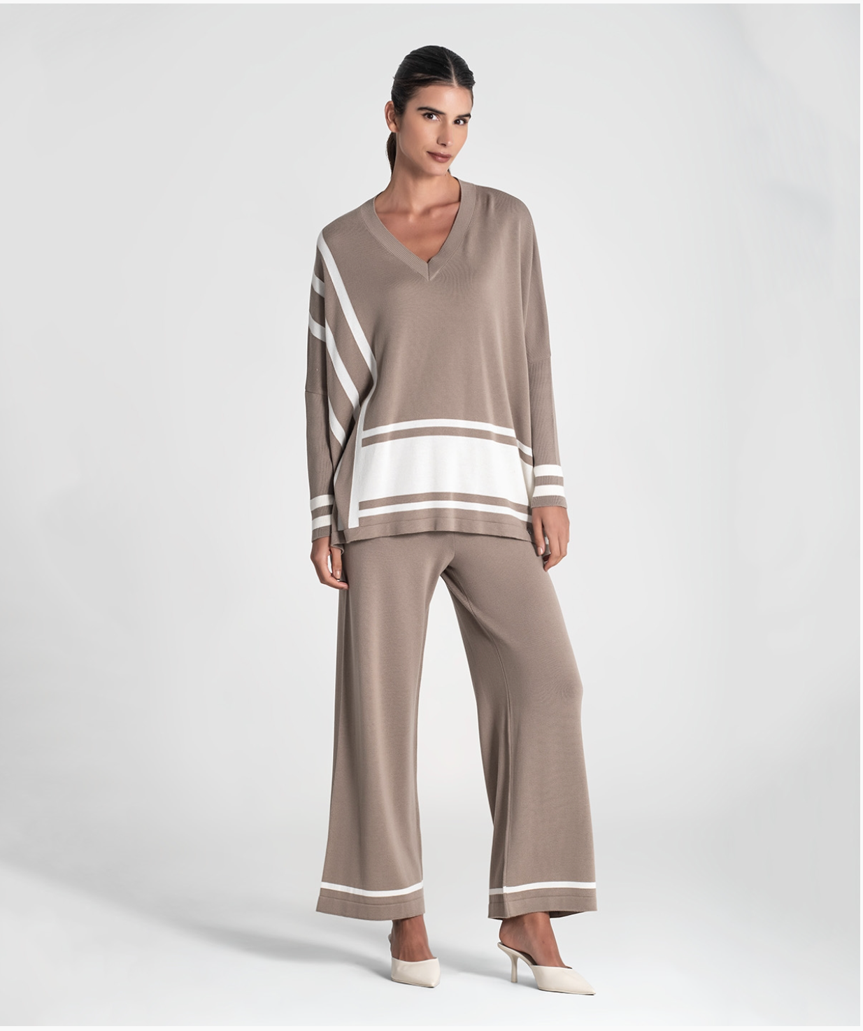 Basic pants with a striped bottom