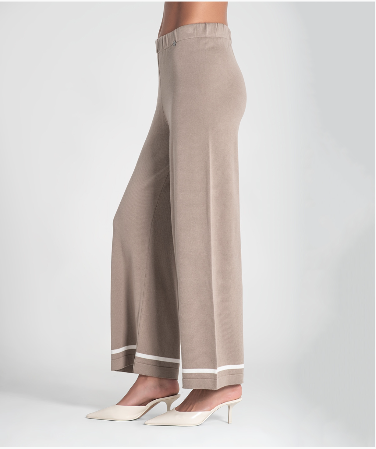 Basic pants with a striped bottom