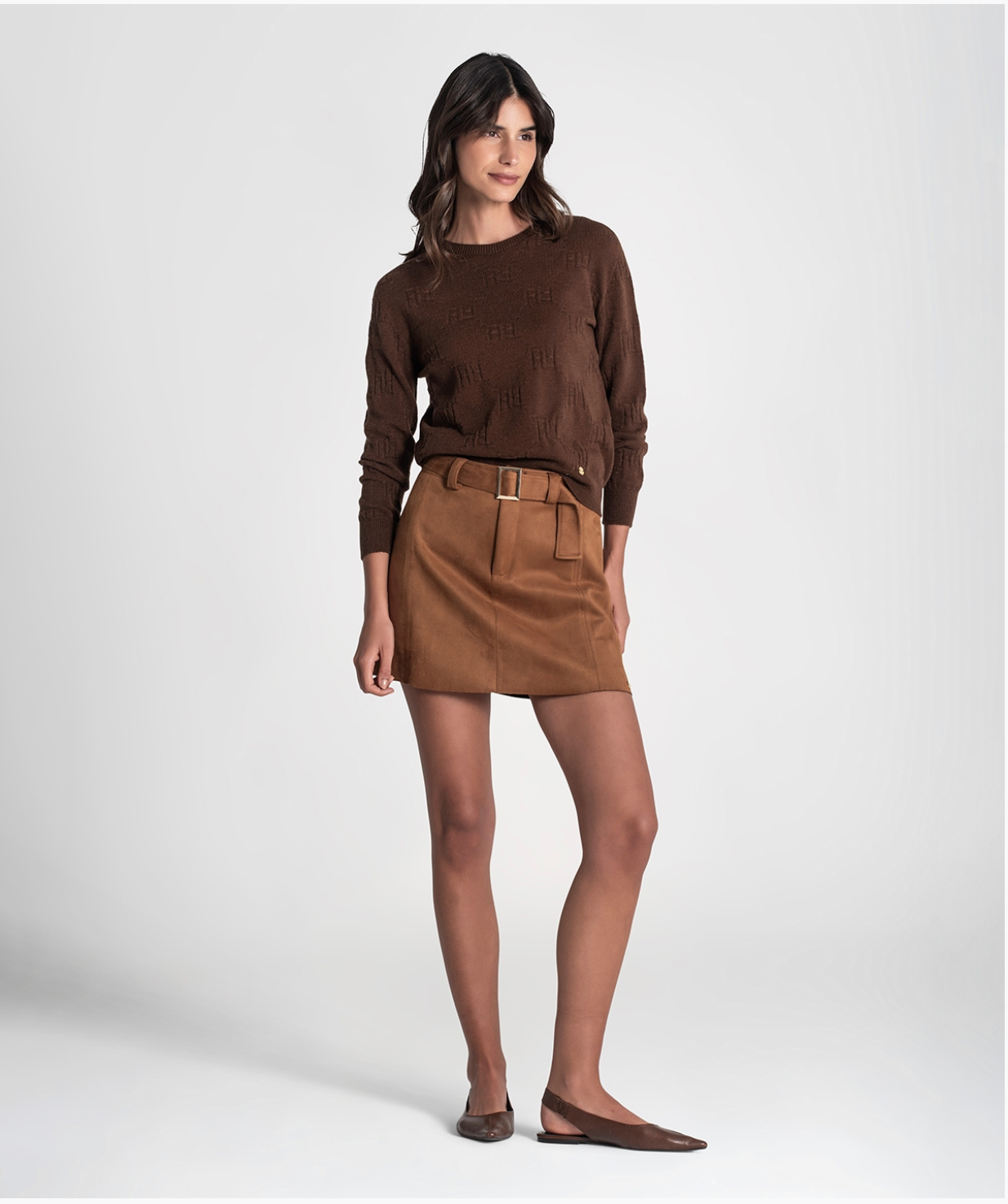 Sweater with embossed "rr" texture