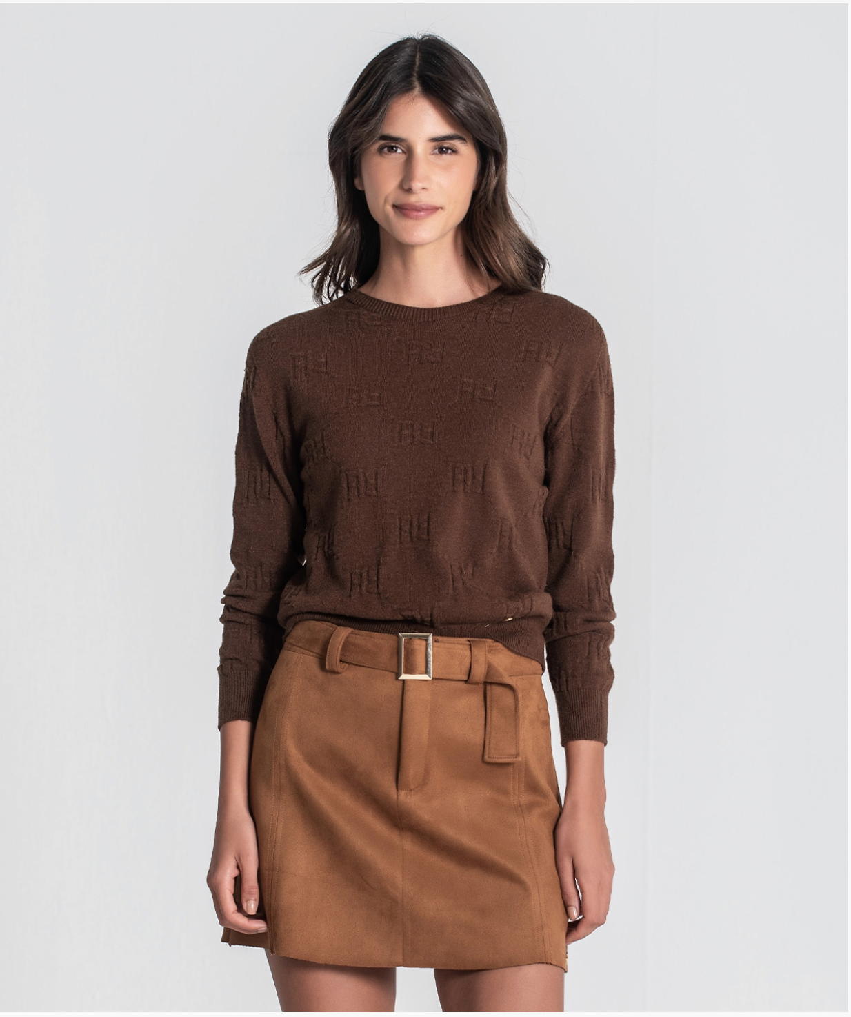 Sweater with embossed "rr" texture