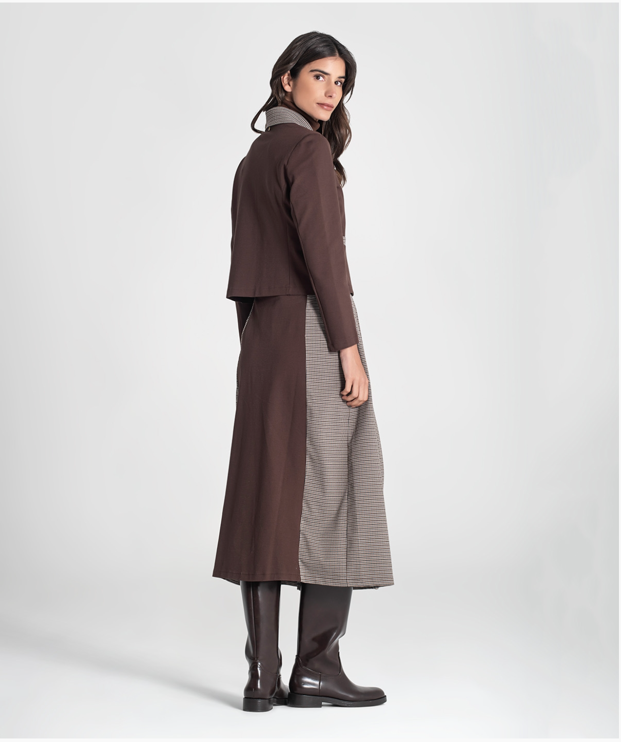 Short coat with pied-de-poule details