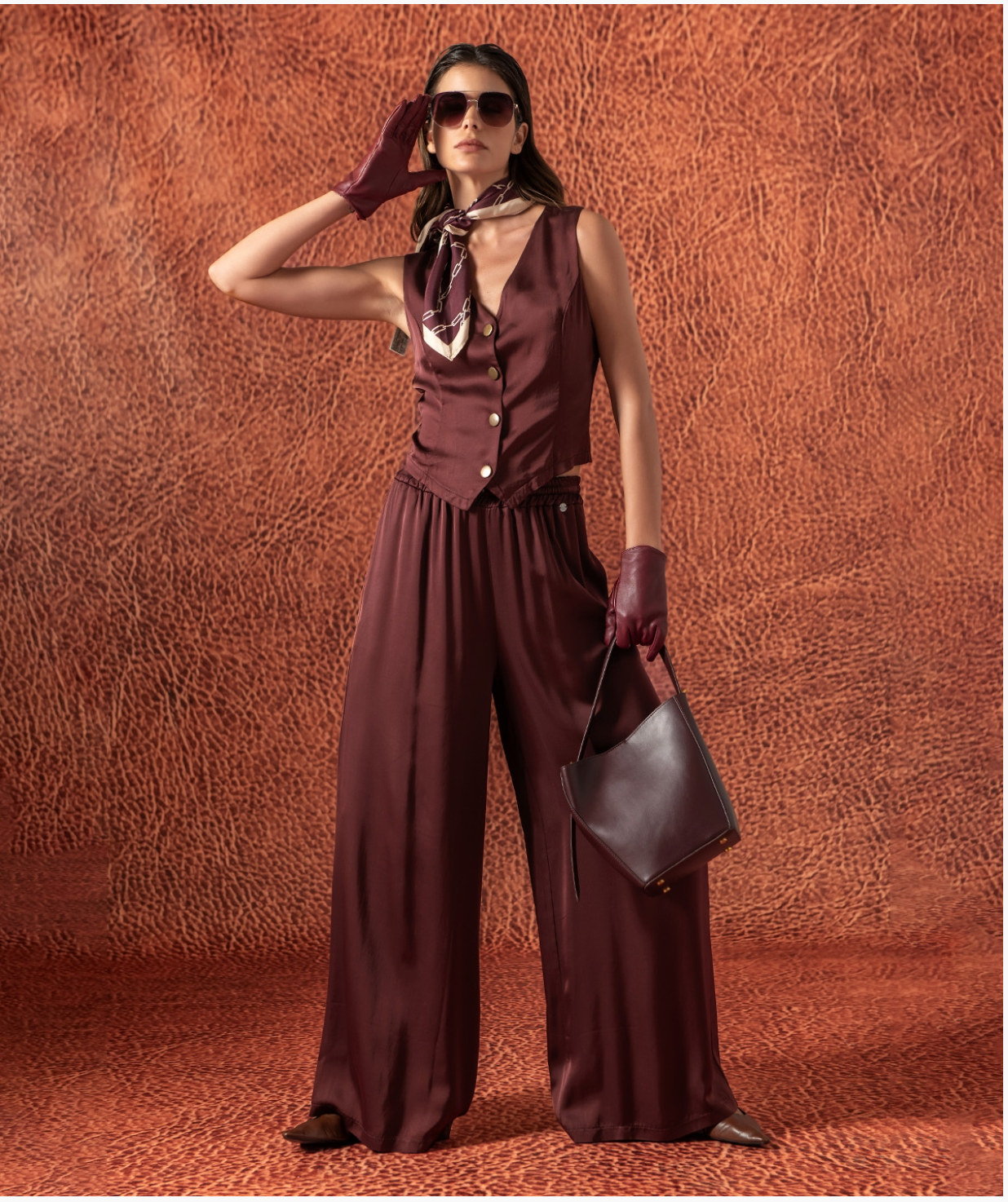 Short satin vest