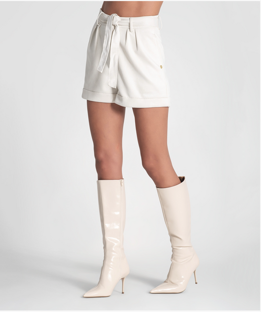 Shorts with belt